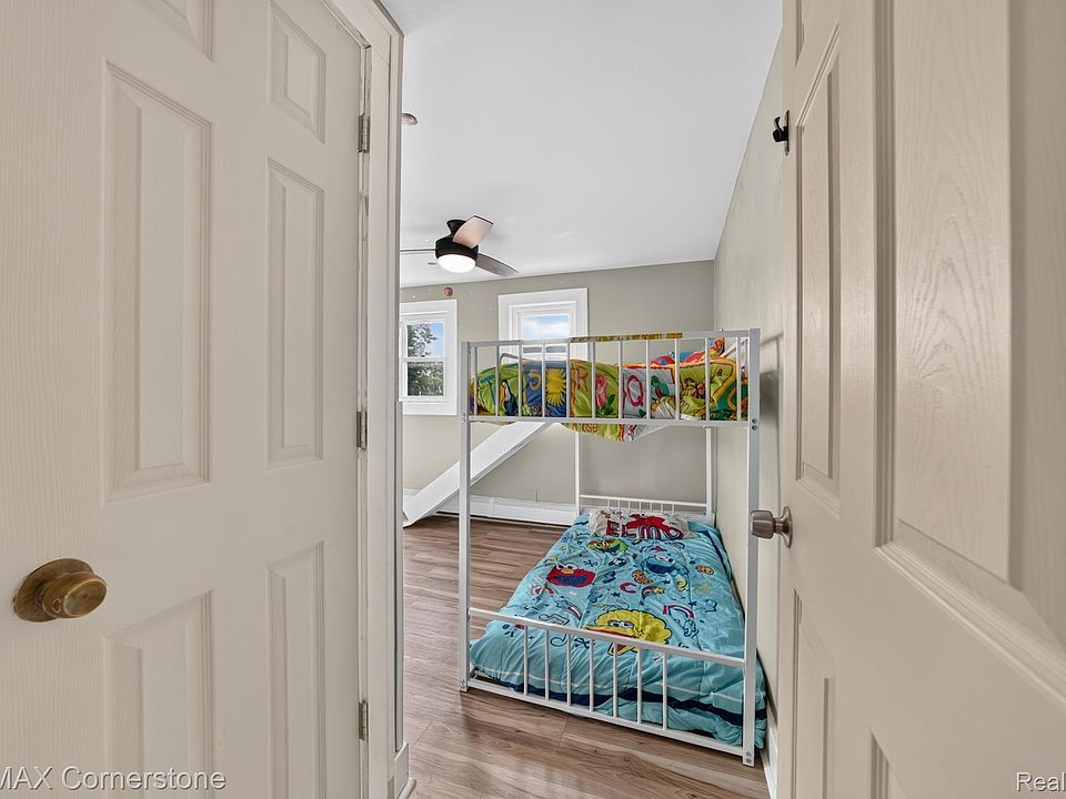 4040 Longtin Ave, photo 19
