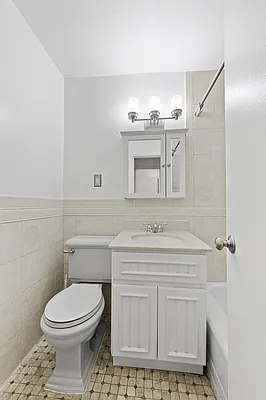 Rented by Compass | media 7