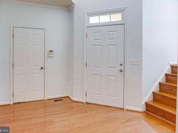 4th image of 15264 Lord Culpeper Ct