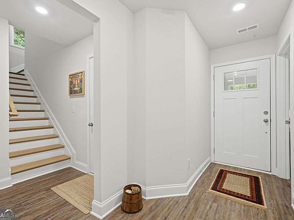 3rd image of 138 Louie Ct