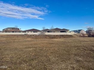 4205 Shoal Loop SE, Mandan, ND 58554