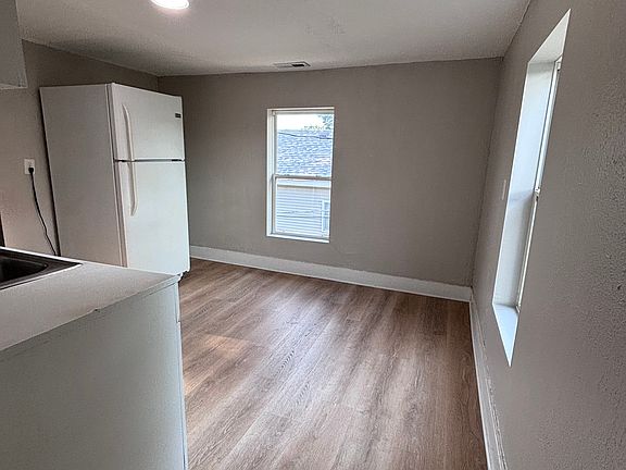 4th image of 307 Cleveland Ave #1/2
