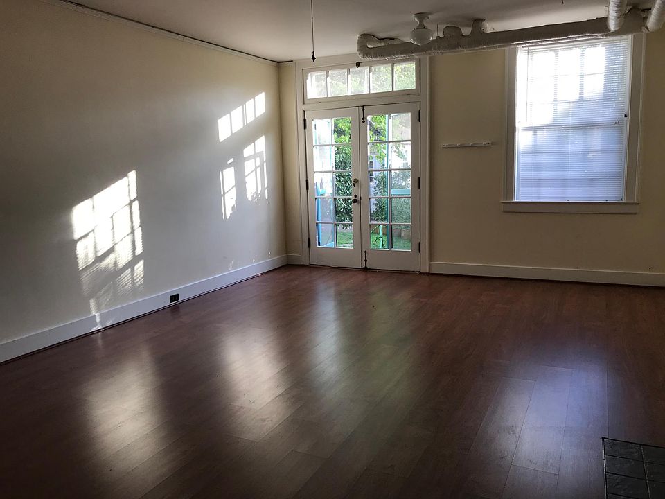 Living room/sleeping space