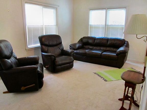 3rd image of 311 Innes Blvd
