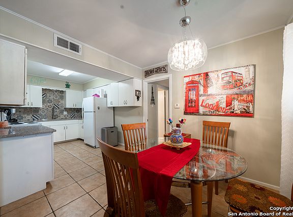 4th image of 201 W Silver Sands Dr APT 2