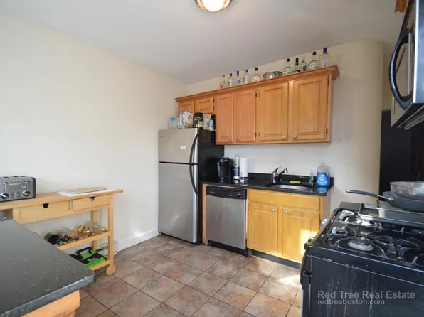 21 Pratt St #1R, Allston, MA 02134