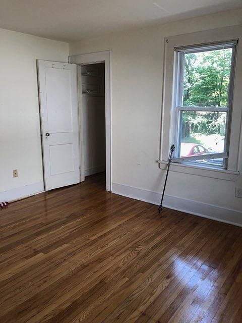 2nd image of 35 Oenoke Pl #1