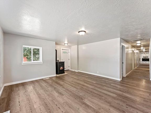 5th image of 297 Bard Ave