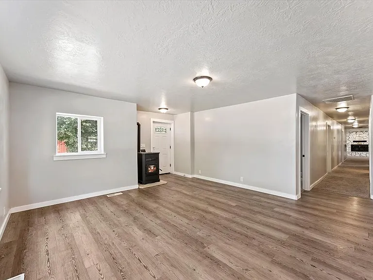297 Bard Ave — Photo 5