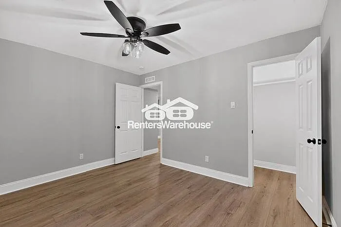 1004 Whitehall Dr — Photo 36