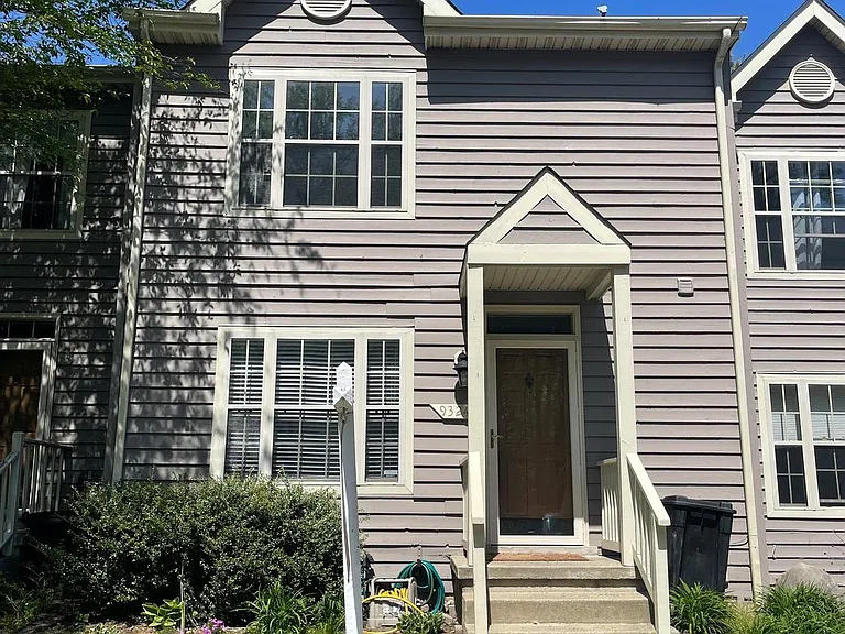 9324 Town Place Dr — Photo 1