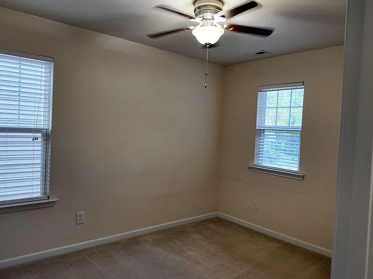 1113 Garden Square Ln — Photo 3