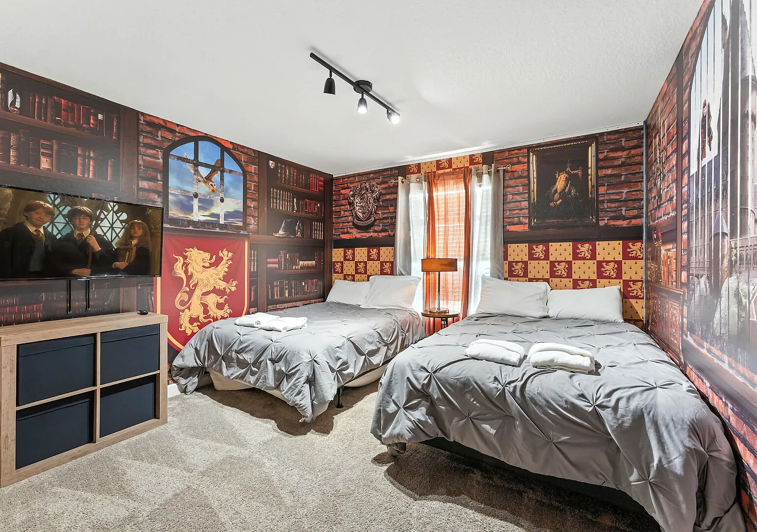 Relax Near Disney, 4BR Home with Pool — Photo 4