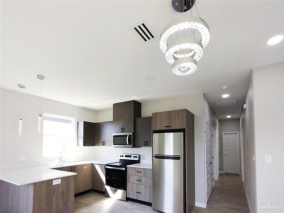 5th image of 901 Sugar Dr #3
