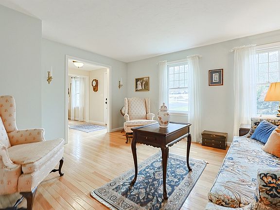 5th image of 15 Tilting Rock Rd