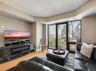 500 E Grant St APT 709, Minneapolis, MN 55404