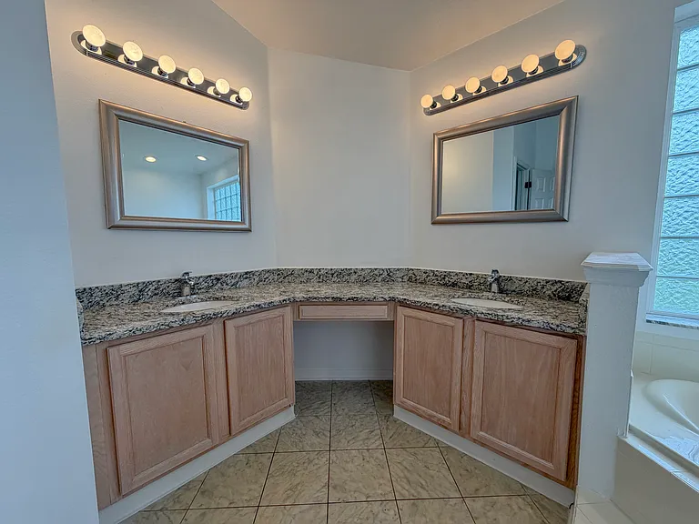 32 Forest Grove Dr — Photo 23
