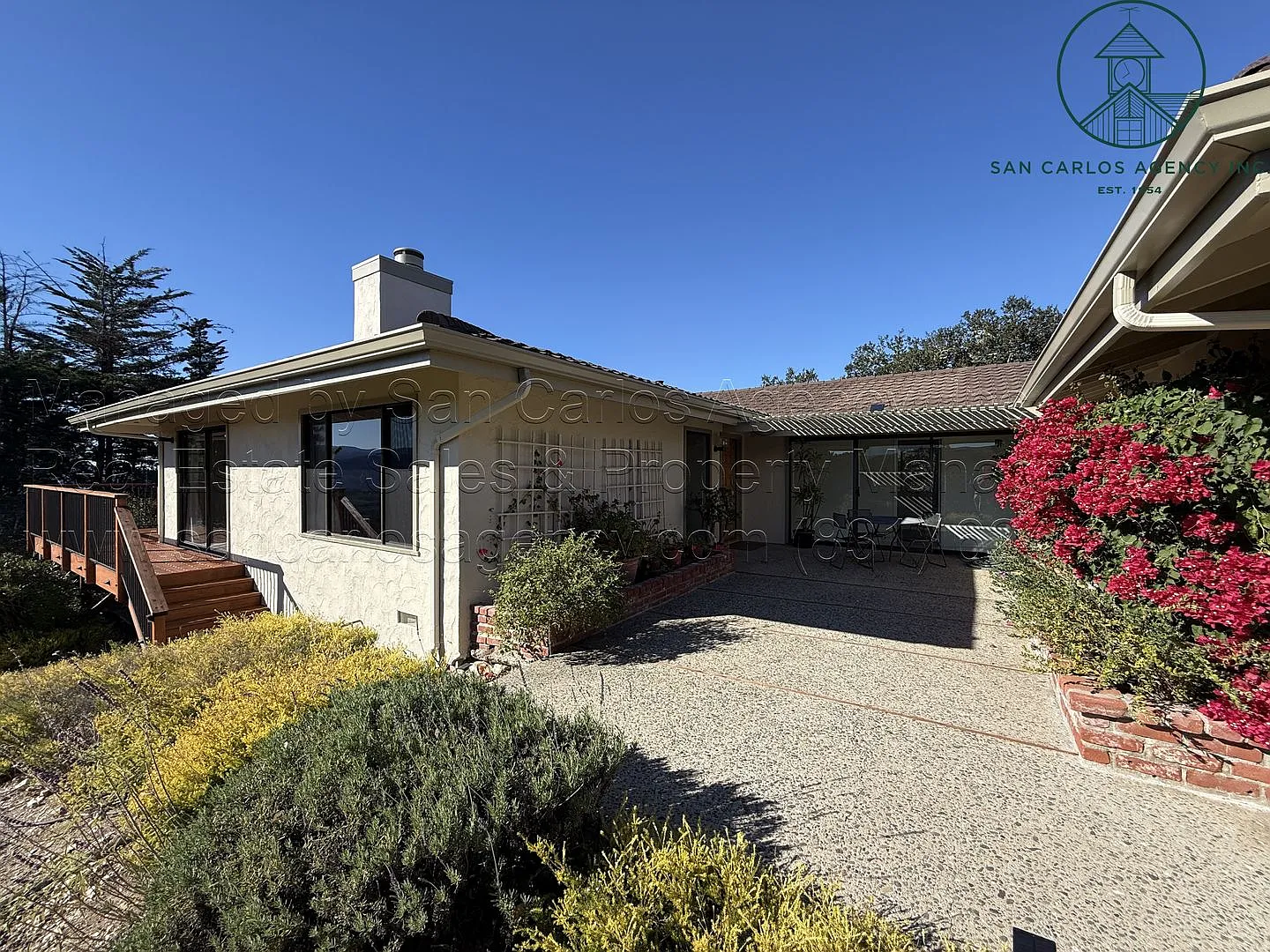 Impeccable Laureles Grade Estate Property with Valley Views — Photo 3