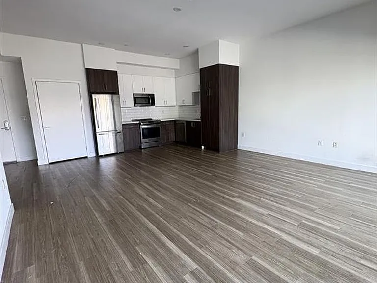 Maya Apartments at 535 Kingsley Dr in Los Angeles — Photo 46