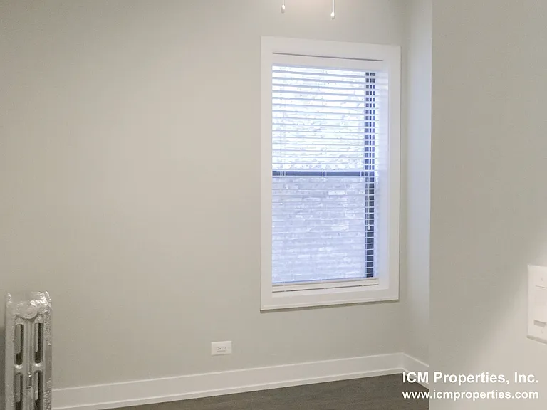 2253 W Argyle St #1 — Photo 8