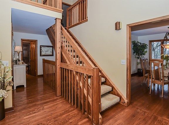 4th image of 520 Holly Lynn Dr