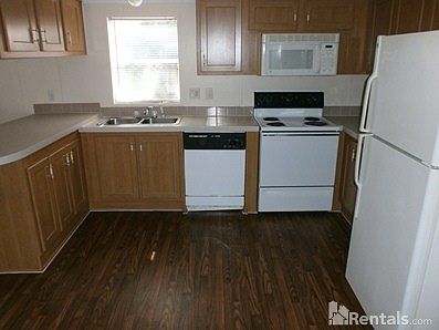 3rd image of 1049 Sistrunk St