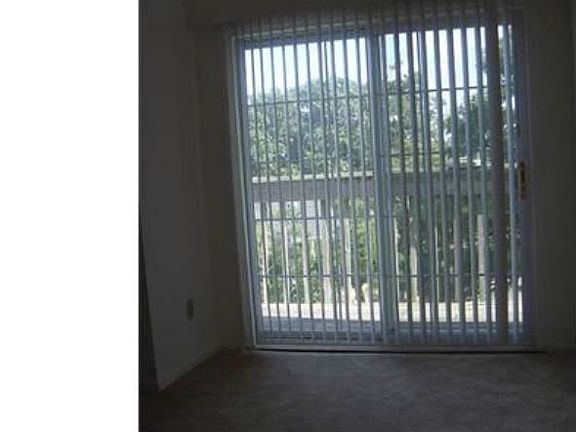 3rd image of 244 Portview Ave APT 5