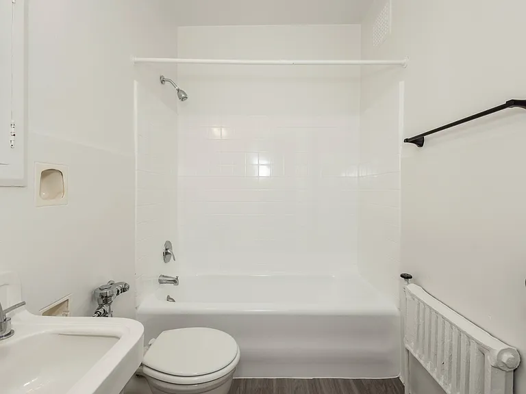 Wolcott Apartments — Photo 8