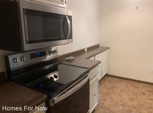1111 Trailwood S, Hopkins, MN 55343