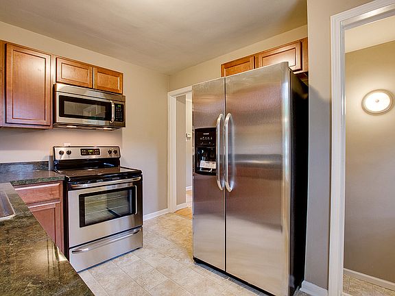 4th image of 1815 Harwood Ave