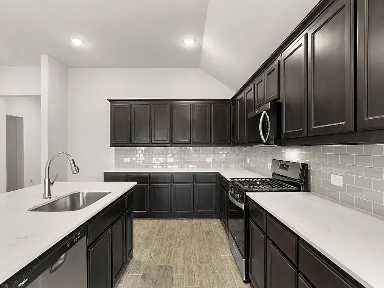 2841 Hay Ln — Photo 2