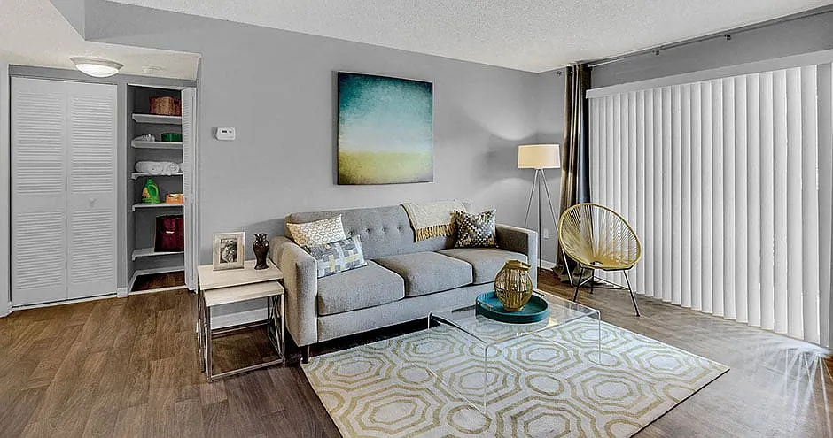 Courtney Cove Apartment Homes — Photo 4