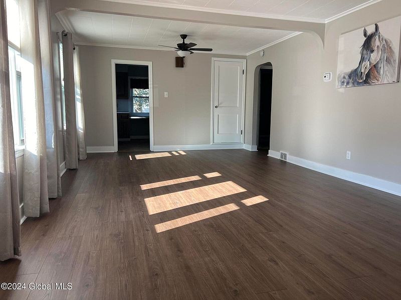 3rd image of 19 Oakland Avenue