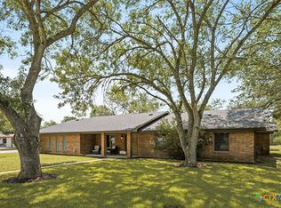 1619 Twin Island Dr, Lockhart, TX 78644