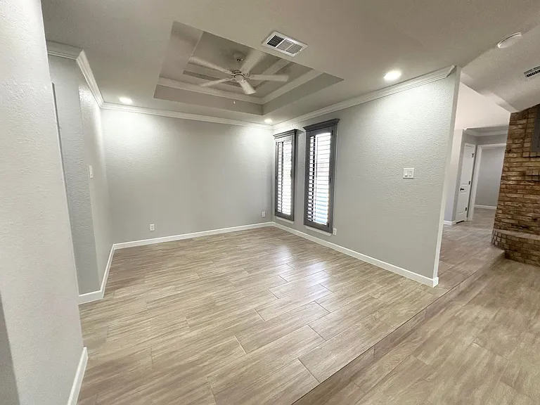 2302 Wydewood Dr — Photo 5