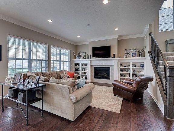 3rd image of 14949 Pollard Dr