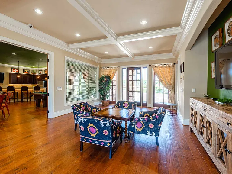 Plantation Apartments — Photo 17