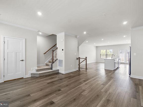 4th image of 5788 Meadowood St