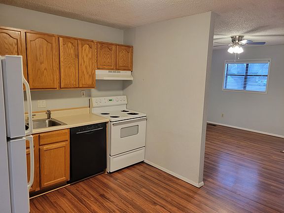 5th image of 1709 N Arrowhead Dr