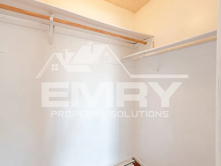 9781 S Karmont Ave — Photo 31