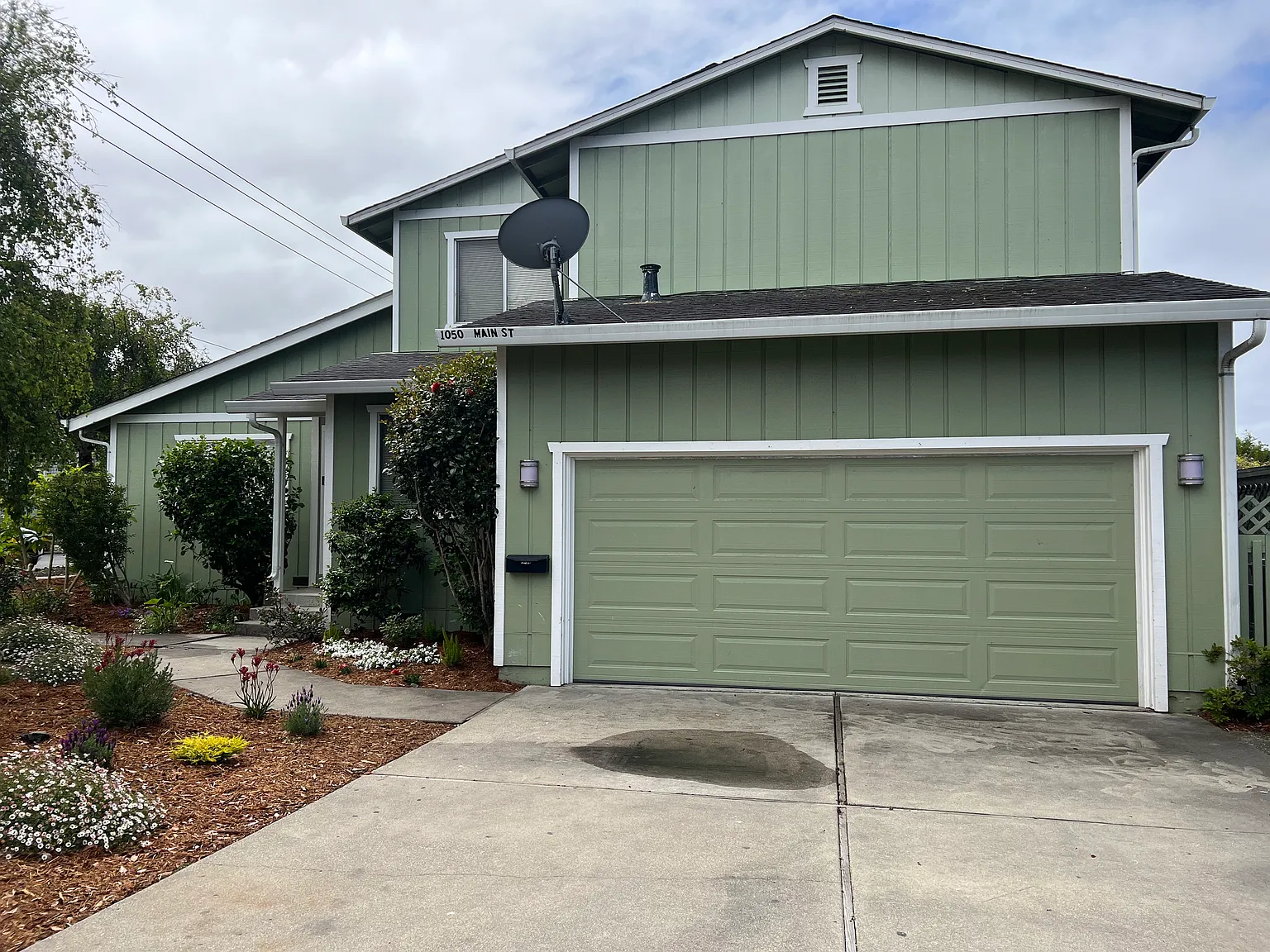 3 bed, 2.5 bath, 1600 sqft, $4,500 — Photo 1