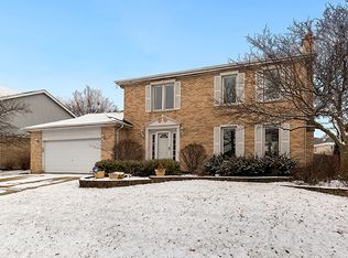 1912 Wellington Rd, Woodridge, IL 60517