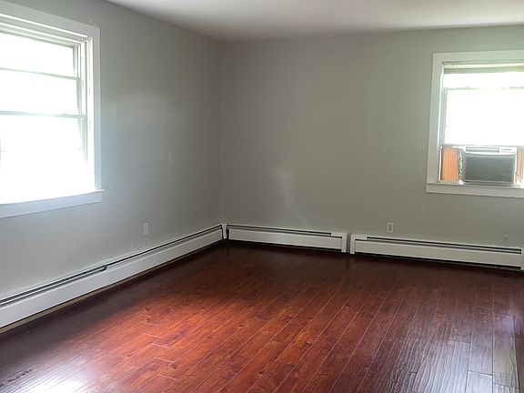 upstairs main bedroom