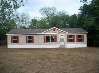 616 Well St, Lexington, TX 78947