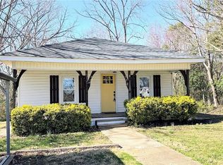 515 Butler St, Pilot Mtn, NC 27041