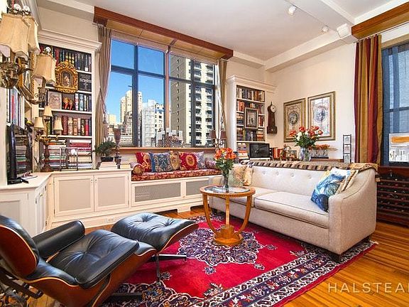 2nd image of 15 W 67th St #6RE