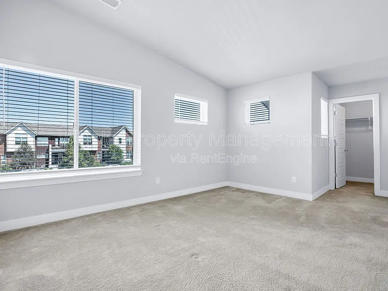 5829 N Beeler St — Photo 22