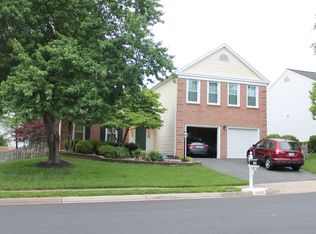 13028 New Parkland Dr, Herndon, VA 20171