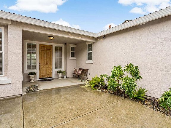 4th image of 2601 E Windrim Ct