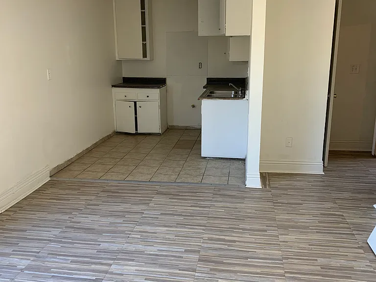345 Daisy Ave #15 — Photo 2